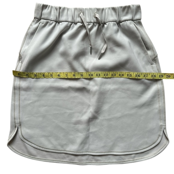 Lululemon On The Fly Skirt size 6 - Picture 7 of 8
